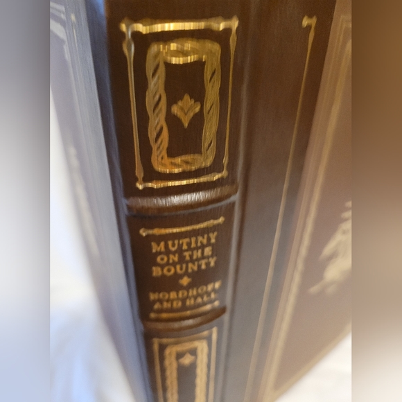 Mutiny On The Bounty, by Charles Nordhoff & James Norman Hall Book - Picture 6 of 8